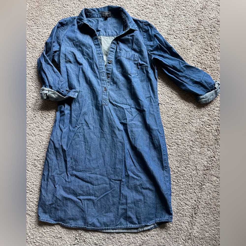 The limited chambray dress
